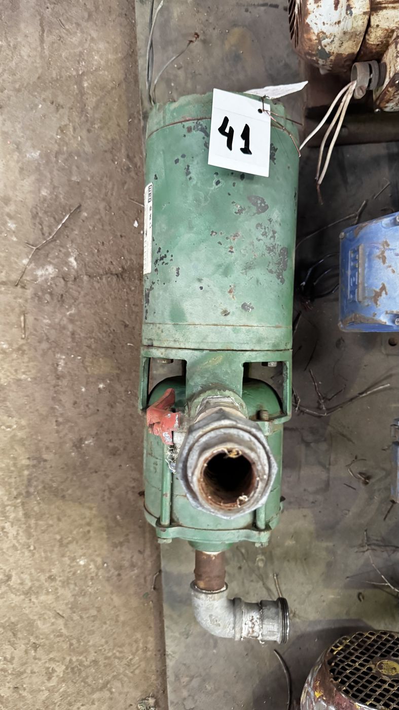 Bomba em ferro fundido com motor de 2,0 CV